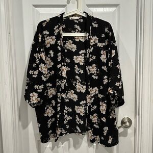 Muzicun Floral Kimono